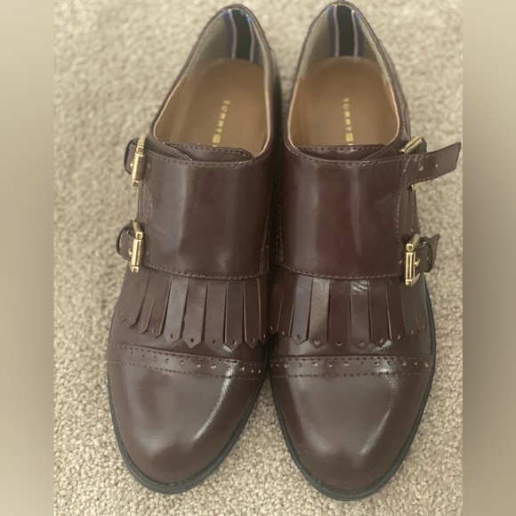 Tommy Hilfiger Shoes - Tommy Hilfiger Women’s patent Dark Red Leather Oxford Shoes Size 7
